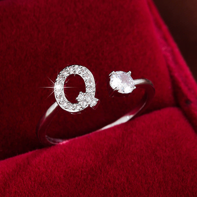 Nova – Stilvoller offener Ring mit Initiale