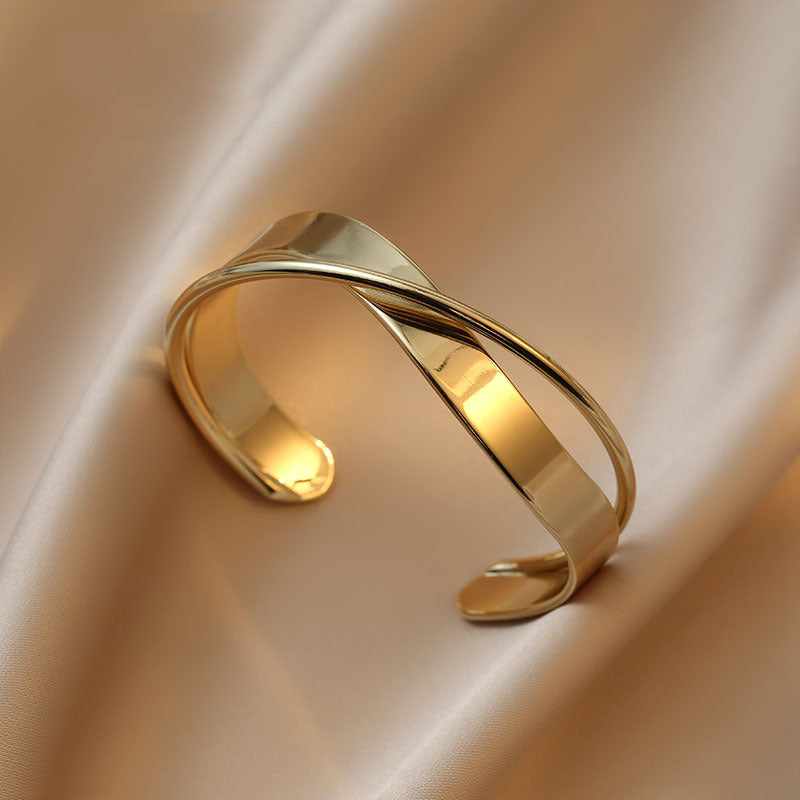 Liora – Minimalistisches, strahlendes Armband