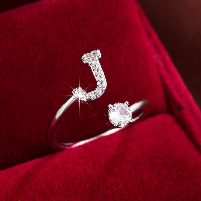 Nova – Stilvoller offener Ring mit Initiale