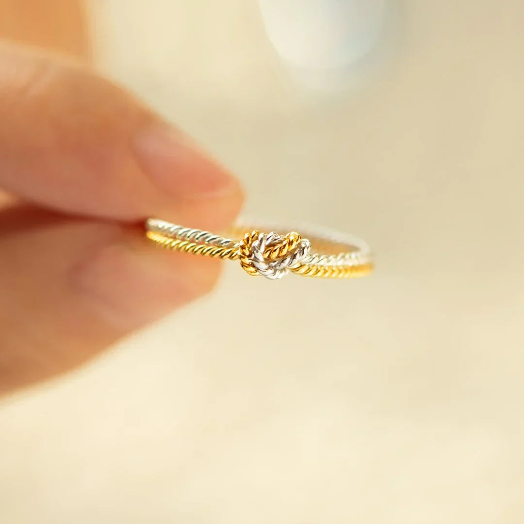 Ring der Bindung zwischen Mutter und Tochter - Ring mit 2 Strängen und Knoten