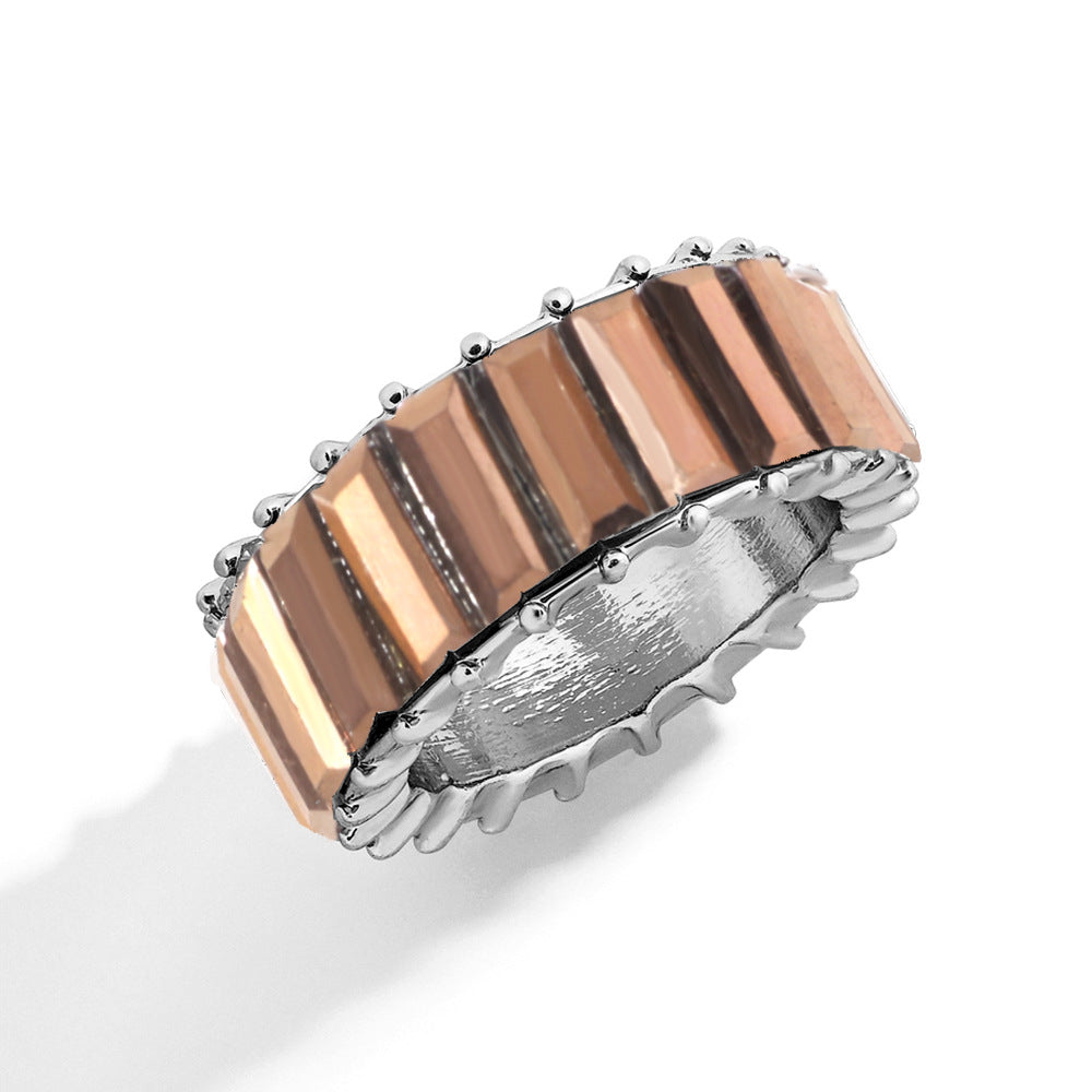 Naya – Moderner geometrischer Ring aus farbigem Metall