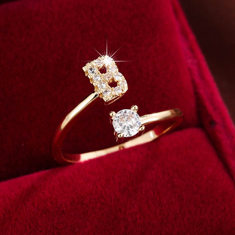 Nova – Stilvoller offener Ring mit Initiale