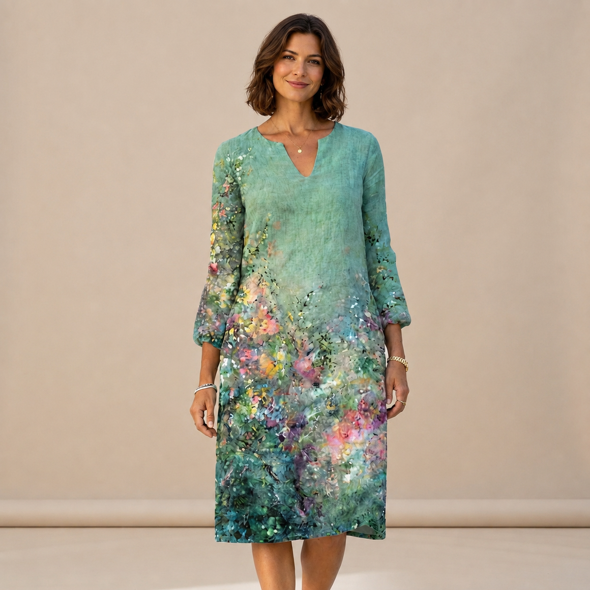 Ninna - Elegantes und figurbetontes V-Ausschnitt-Kleid