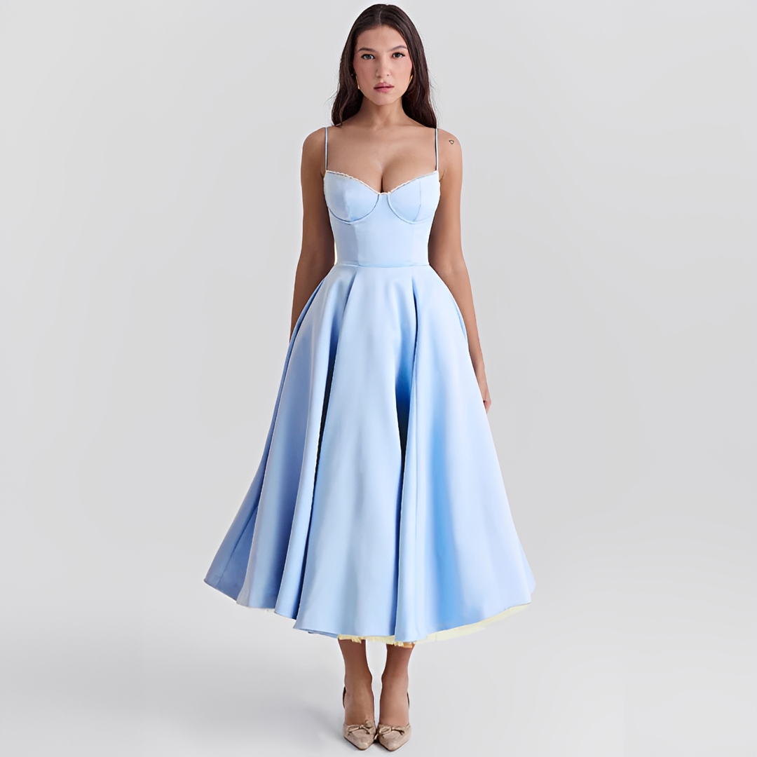 Zendaya - Elegantes Kleid mit doppelter Schicht