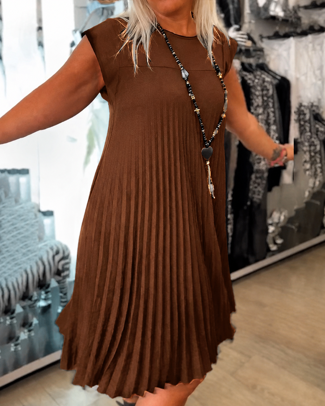 Angélique - Weites Kleid mit Plisseefalten