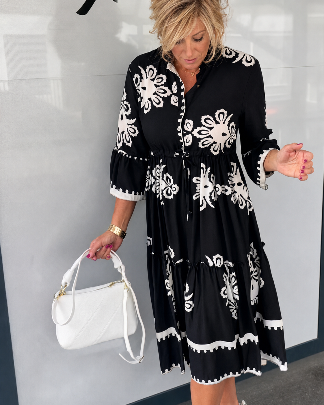 Lelia - Elegantes Midikleid mit halber Knopfleiste
