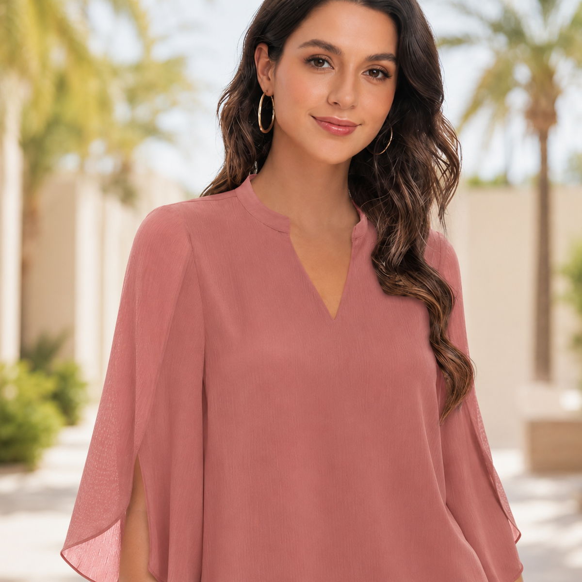 Arsine - Stylishe, locker geschnittene Bluse mit V-Ausschnitt