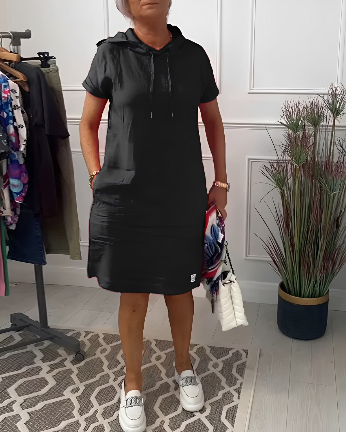 Tasha - Gemütliches Midikleid mit Kapuze