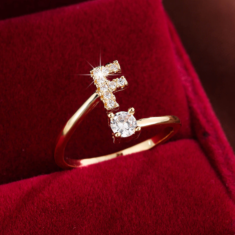 Nova – Stilvoller offener Ring mit Initiale