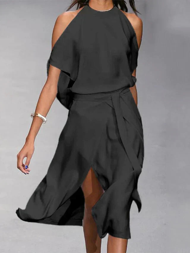 Alina – Elegantes und sexy Kleid, mit feinen Schlitzen