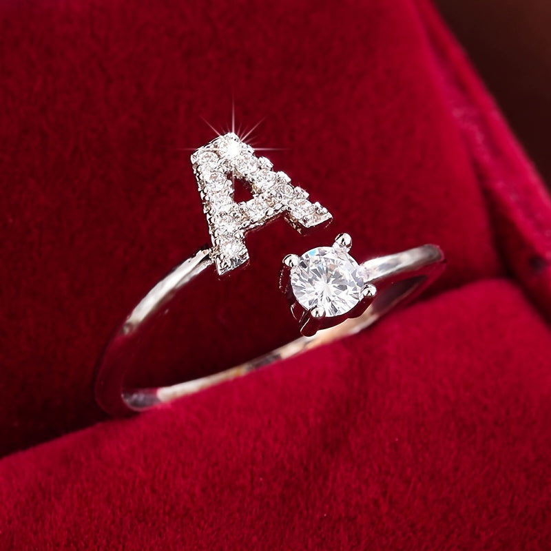 Nova – Stilvoller offener Ring mit Initiale