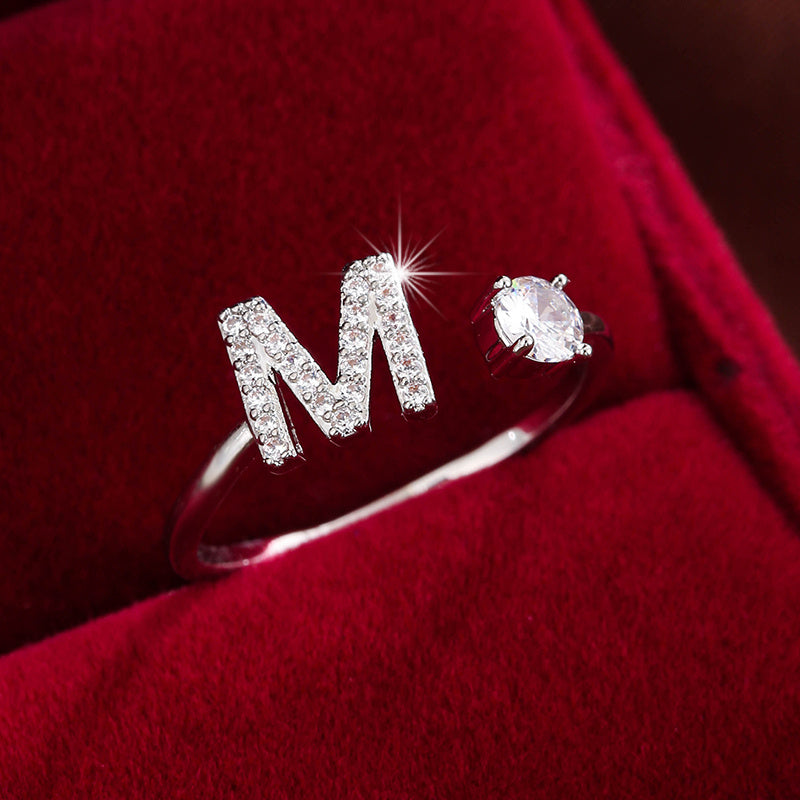 Nova – Stilvoller offener Ring mit Initiale