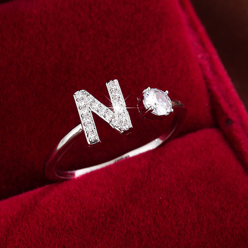 Nova – Stilvoller offener Ring mit Initiale