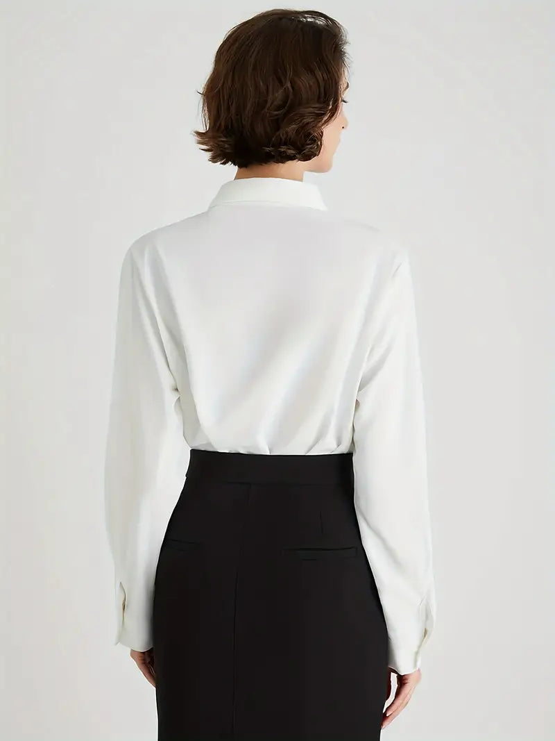 Reamina - Damenbluse mit luxuriösem und asymmetrischem Kragen