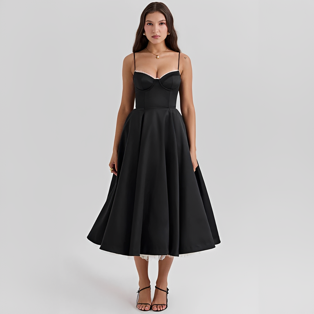 Zendaya - Elegantes Kleid mit doppelter Schicht