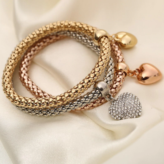 Aria – Metallarmband mit stabilen Herzen