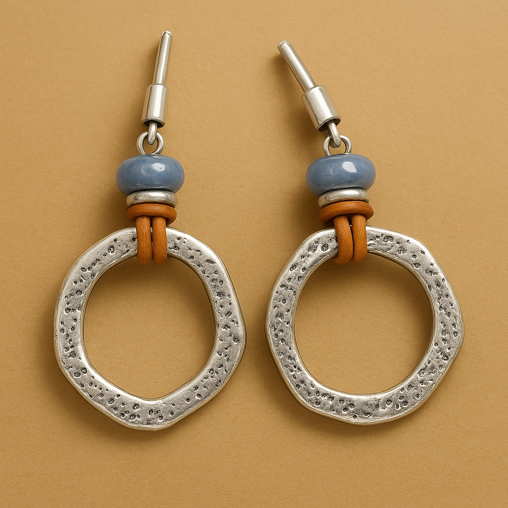 Mira – Silberne Kreisohrstecker im Boho-Vintage-Stil