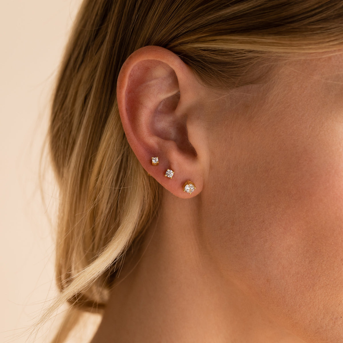 Booker – Elegantes Ohrring-Set mit Glanzdetails