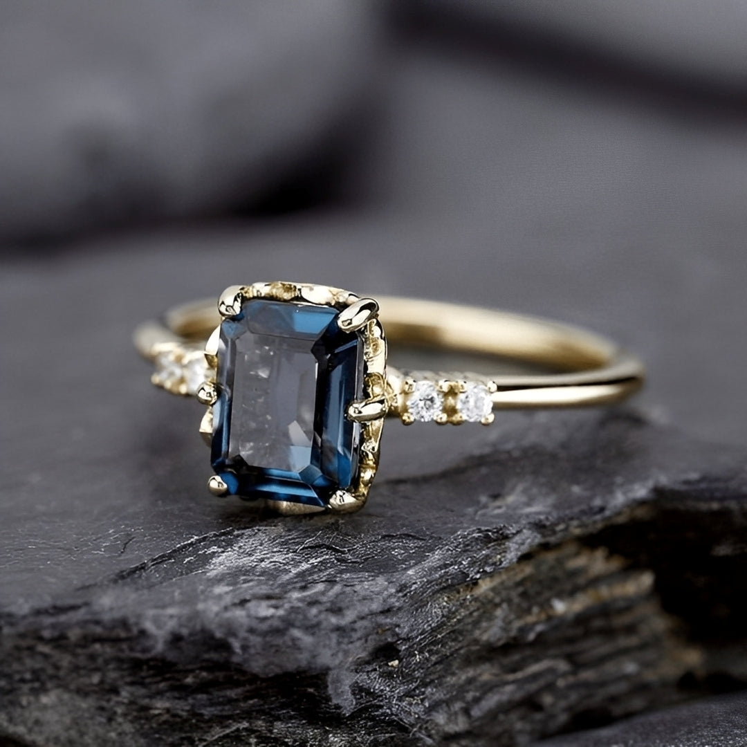 Sza – Vintage-Ring mit blauem Akzent