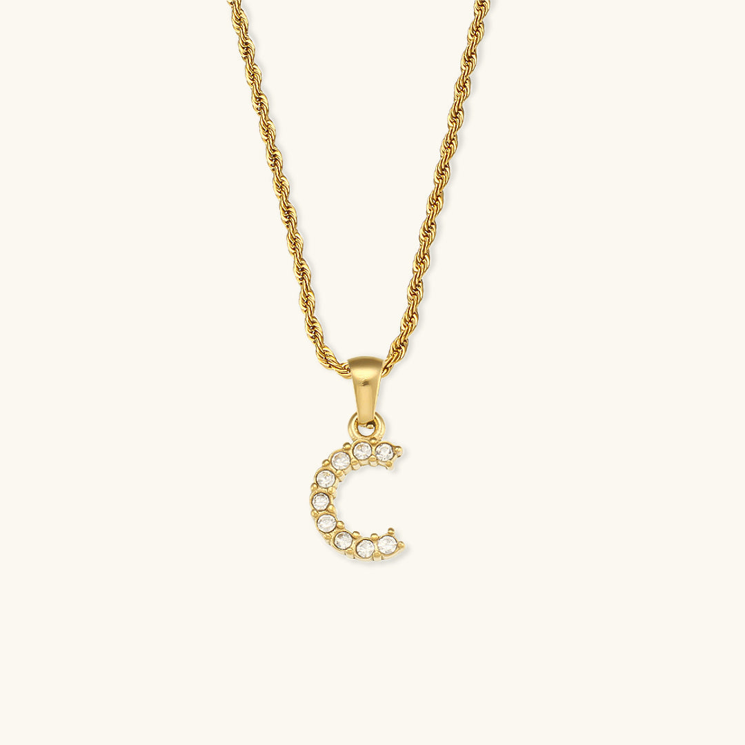 Maeve – Halskette mit Initialen und Glanzdetails