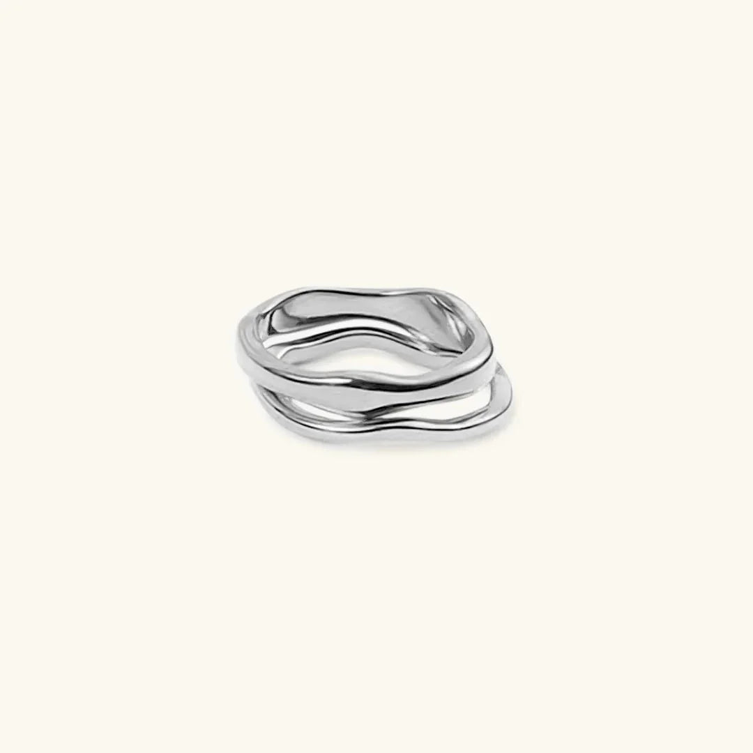 Dianne – Eleganter überlagerbarer goldener Ring