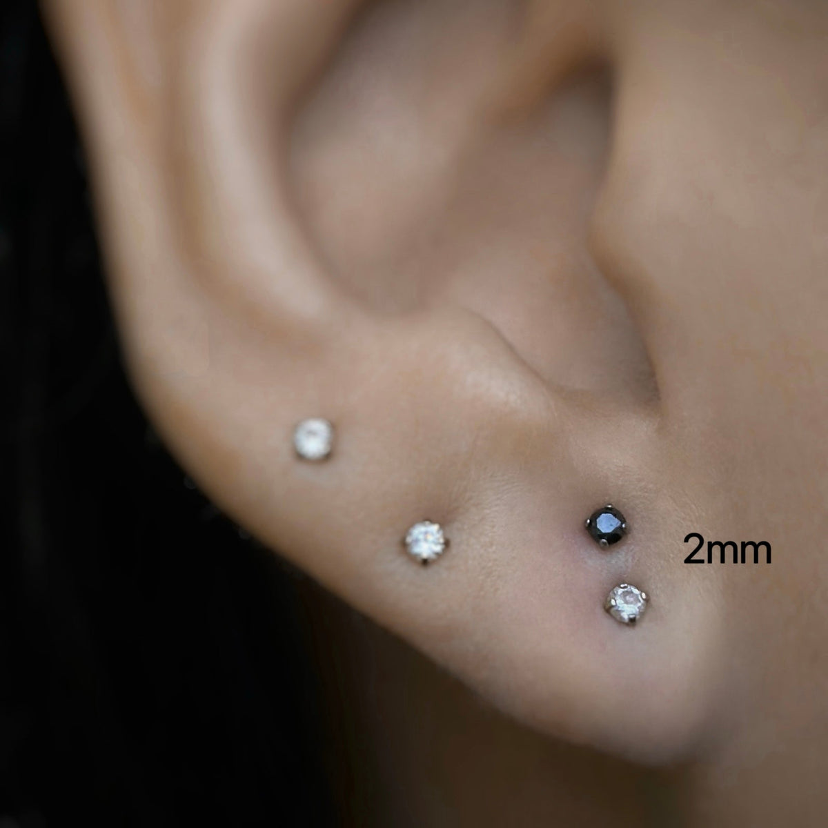 Flache Ohrringe ohne Schraube, 2 mm