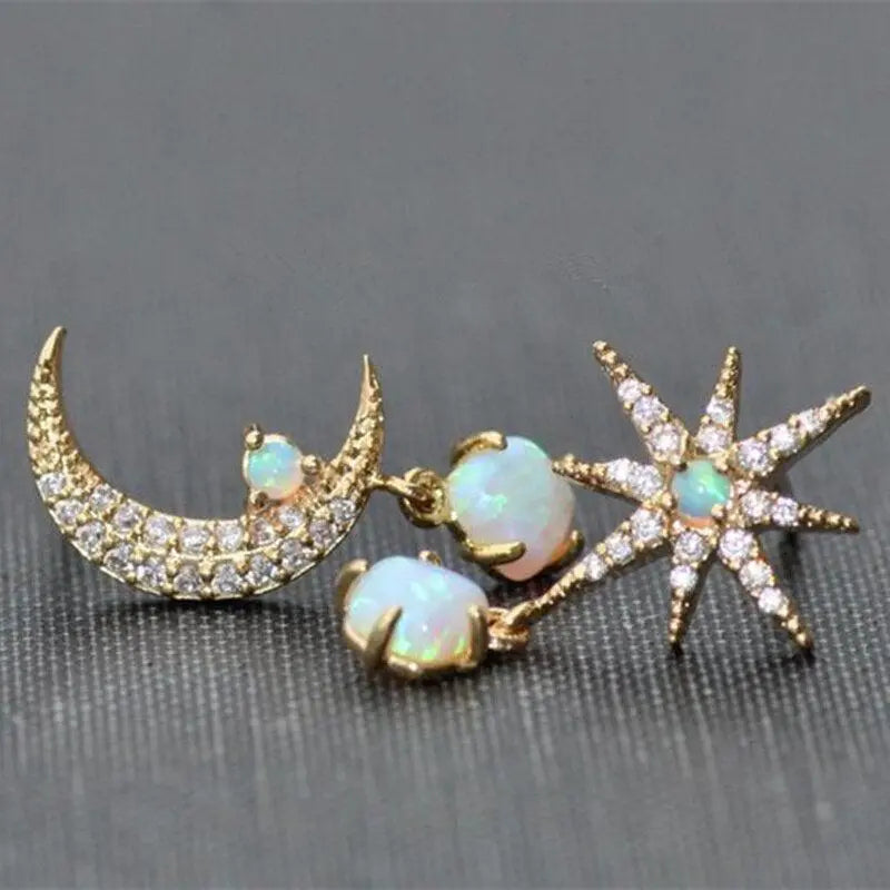 Carol – Ohrringe in Mond- und Sternform aus Gold und Opal