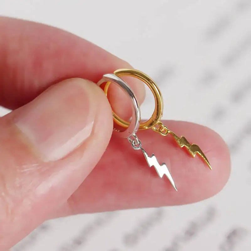 Hoop-Ohrringe in Blitz-Design