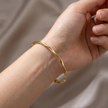 Lara – Elegantes Goldarmband