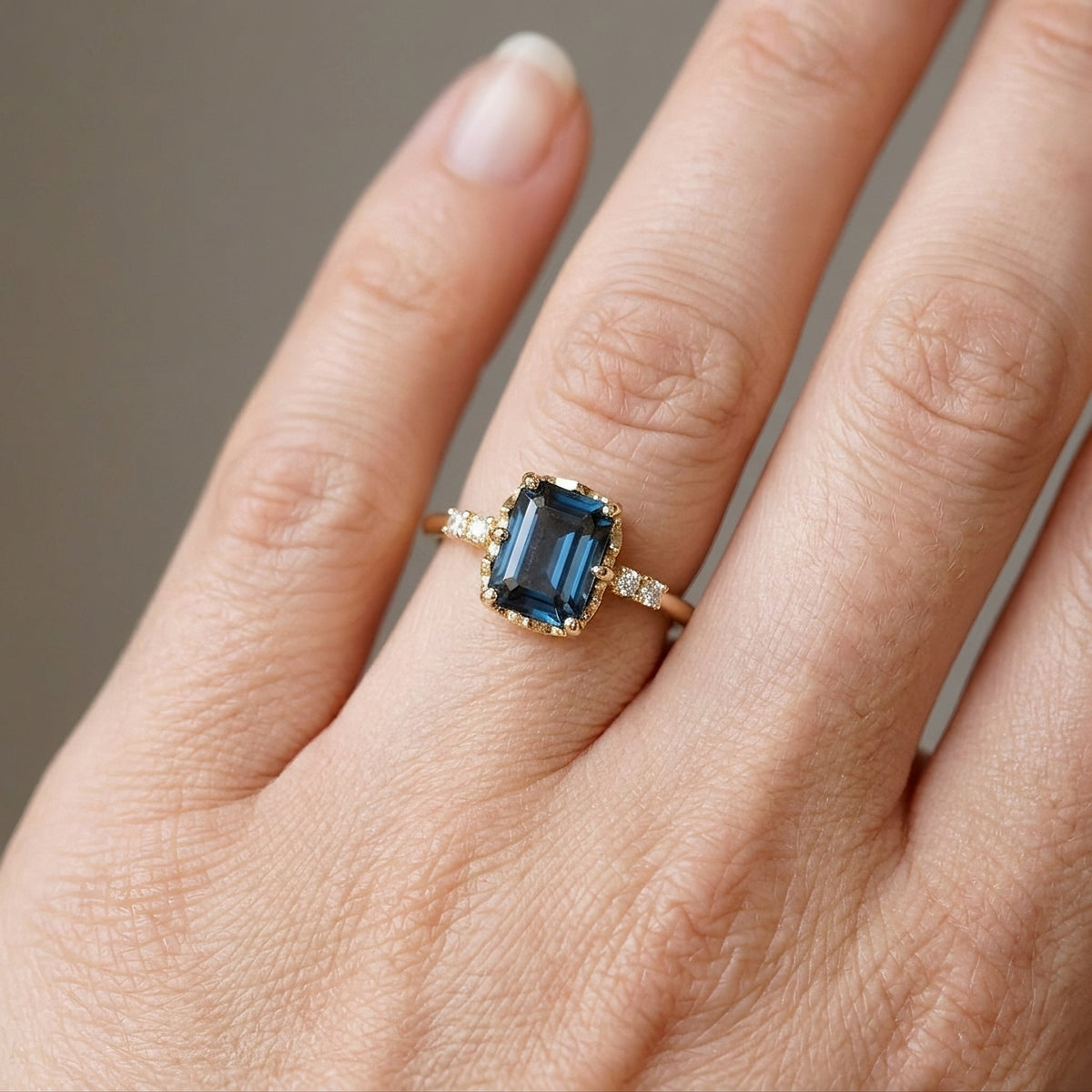 Sza – Vintage-Ring mit blauem Akzent