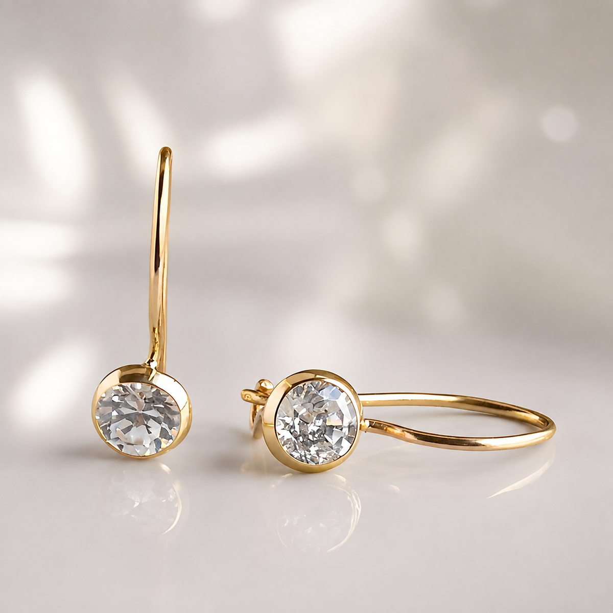 Iris – Vintage-Ohrringe mit funkelnden Details
