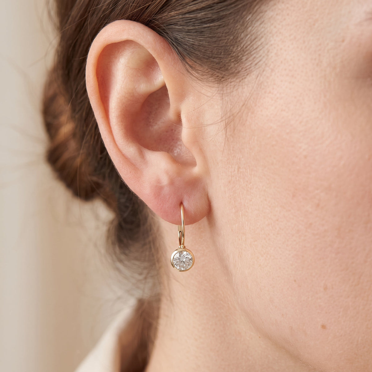 Iris – Vintage-Ohrringe mit funkelnden Details