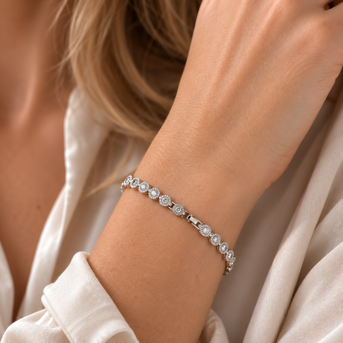 Victoria – Halskette und Armband mit schimmerndem runden Knopf
