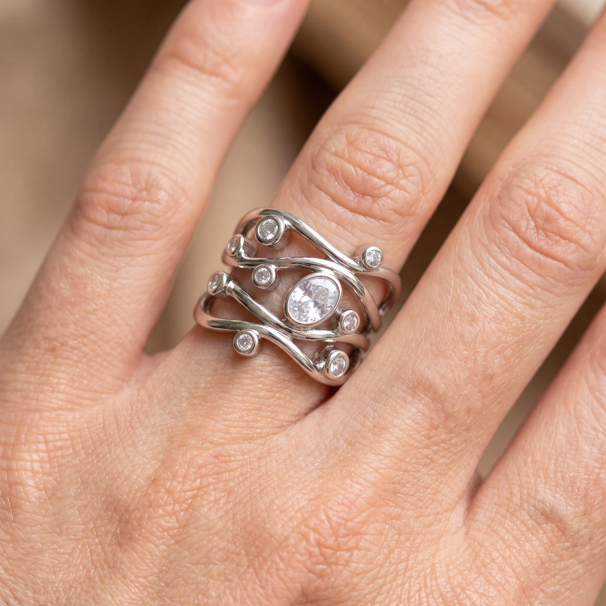 Inara – Vintage-Ring mit asymmetrischem Design