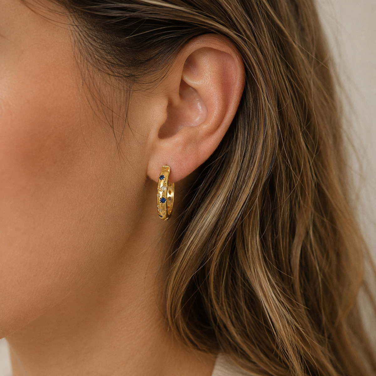 Maelis – Vintage Ohrringe mit blauen Akzenten