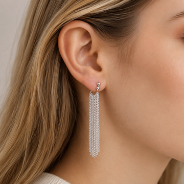 Nora – Lange schwebende Kettenohrringe in Silber
