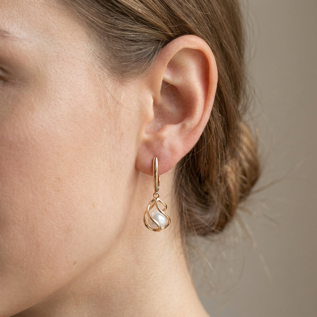 Elena – Stilvolle Perlenohrringe in Gold