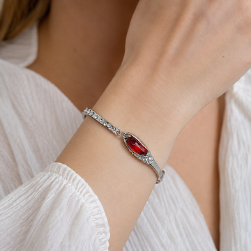 Miku – Stilvolles Armband verziert mit Saphiren