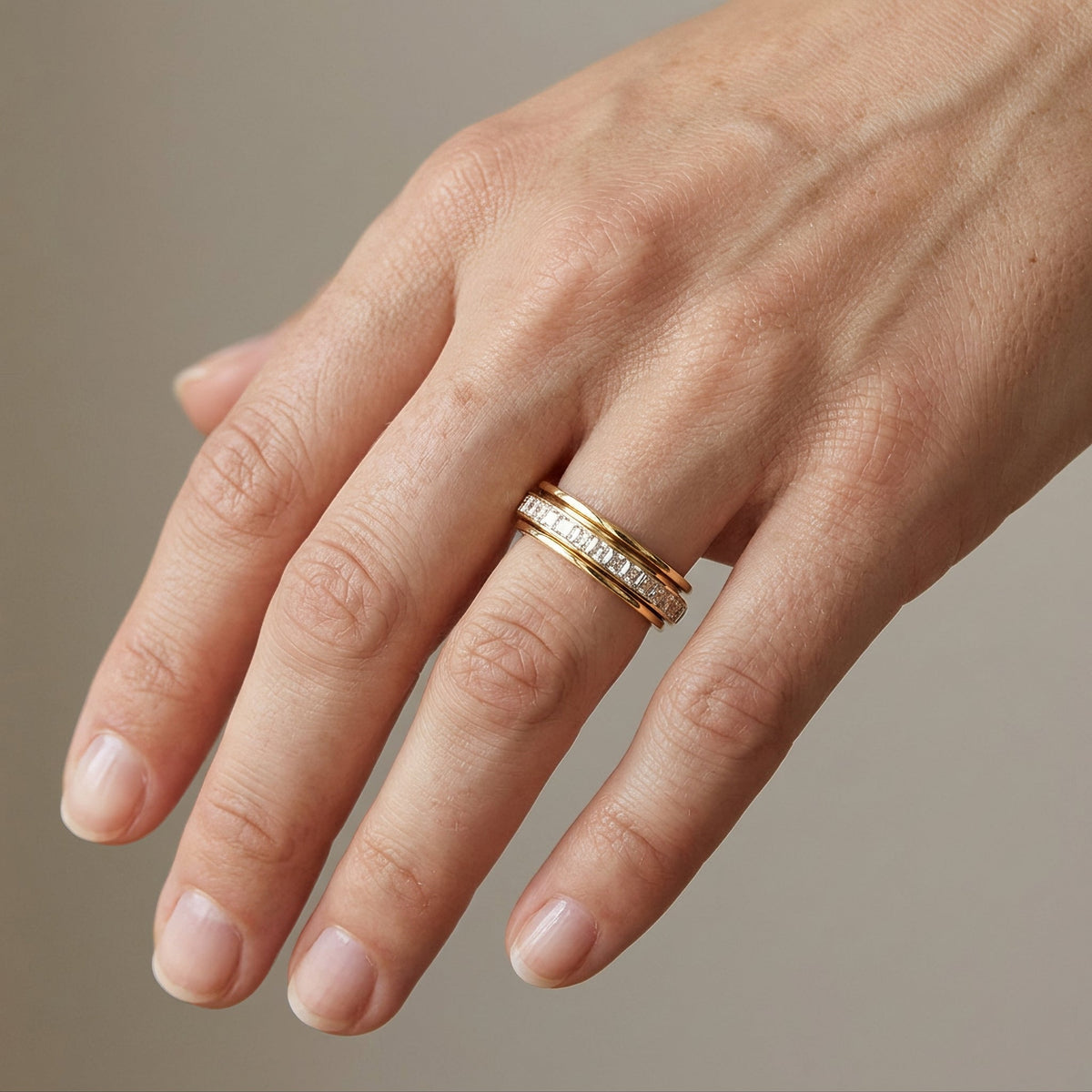 Alessia – Fidget-Ring mit funkelndem Akzent