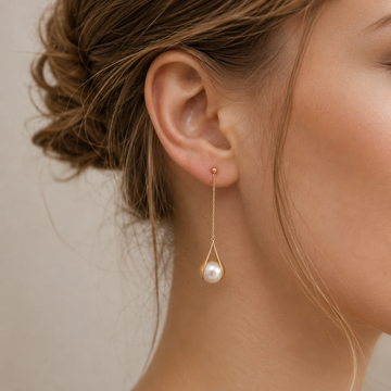 Asa – Ohrringe in Gold und mit Perlen