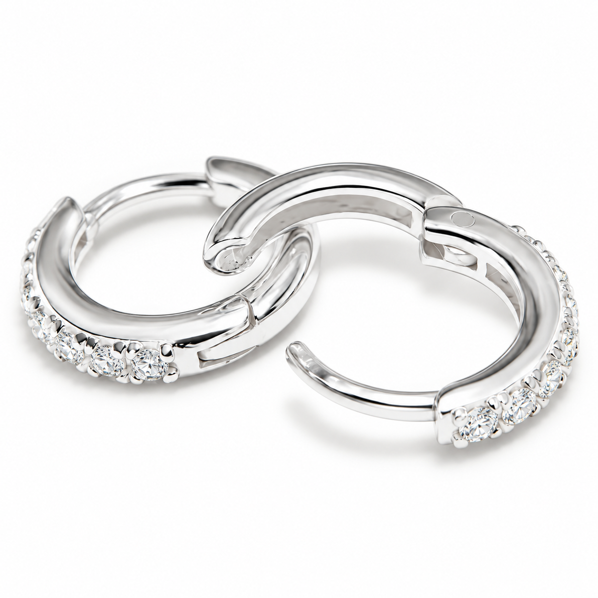 Cleo - Mikro Pavé Huggies aus Silber