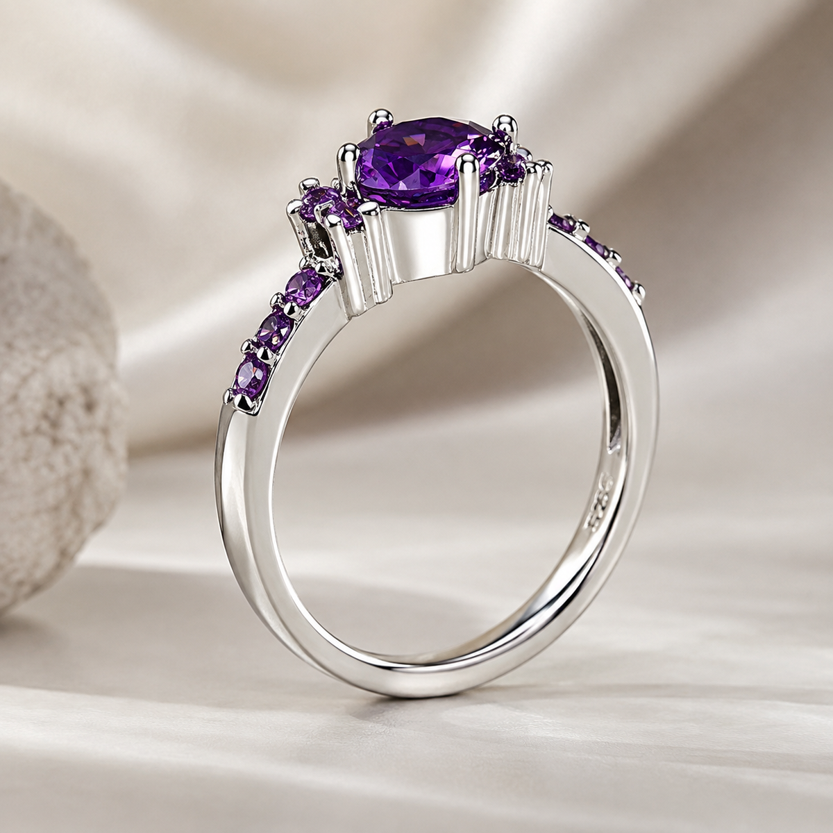 Coralie – Ring mit violettem Amethyst