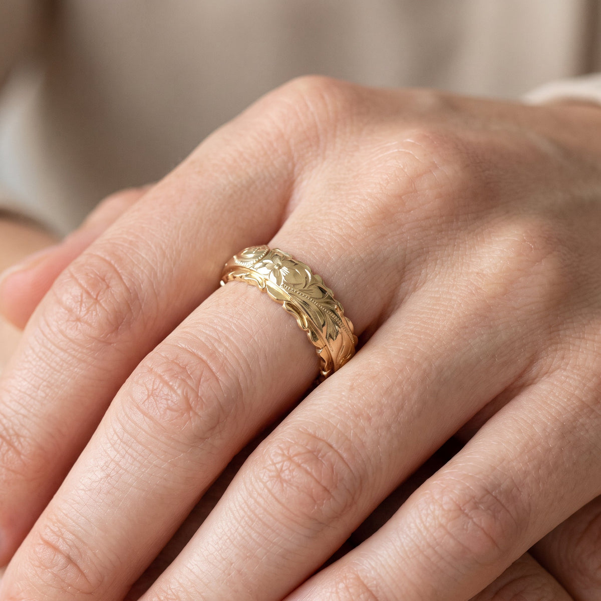 Floria – Vintage goldfarbener Blumenring