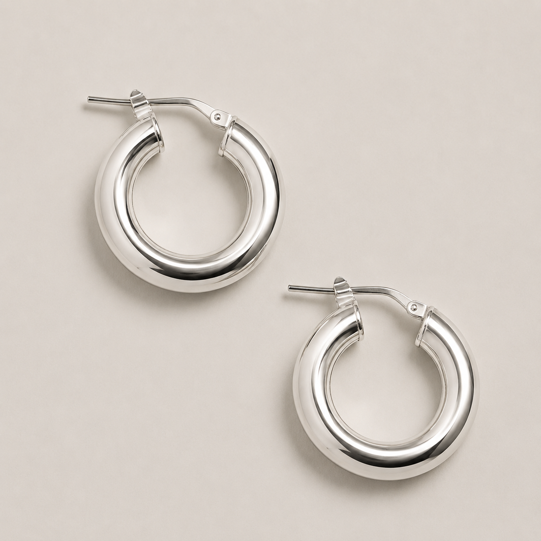 Leila - kleine Creolen in Silber