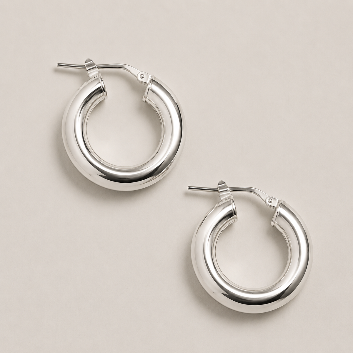 Leila - kleine Creolen in Silber