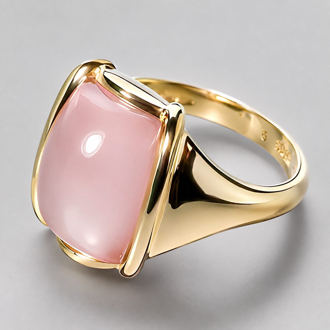 Sophia – Vintage-Ring in quadratischer Form aus Roségold
