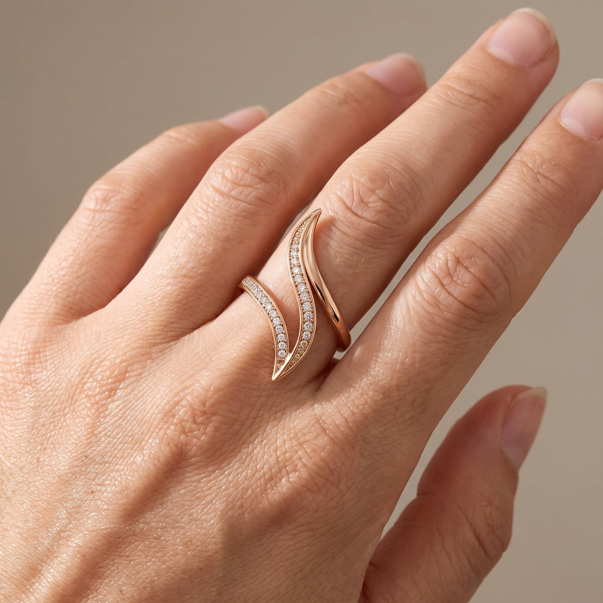 Brianna – Eleganter Ring mit funkelnden Details