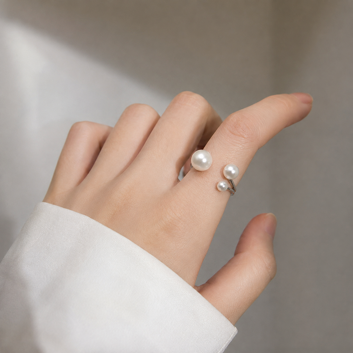 Amandine – Verstellbarer Ring mit drei Perlen aus Süßwasser