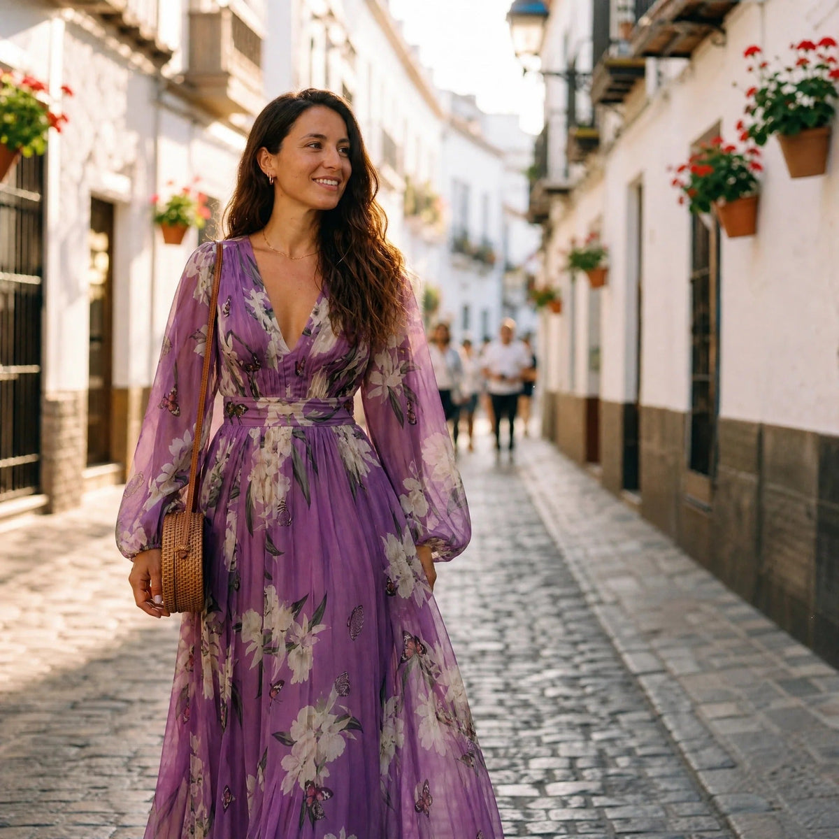 Leanne - Lang geschnittenes Kleid mit Blumenmuster und leichtem Fluss