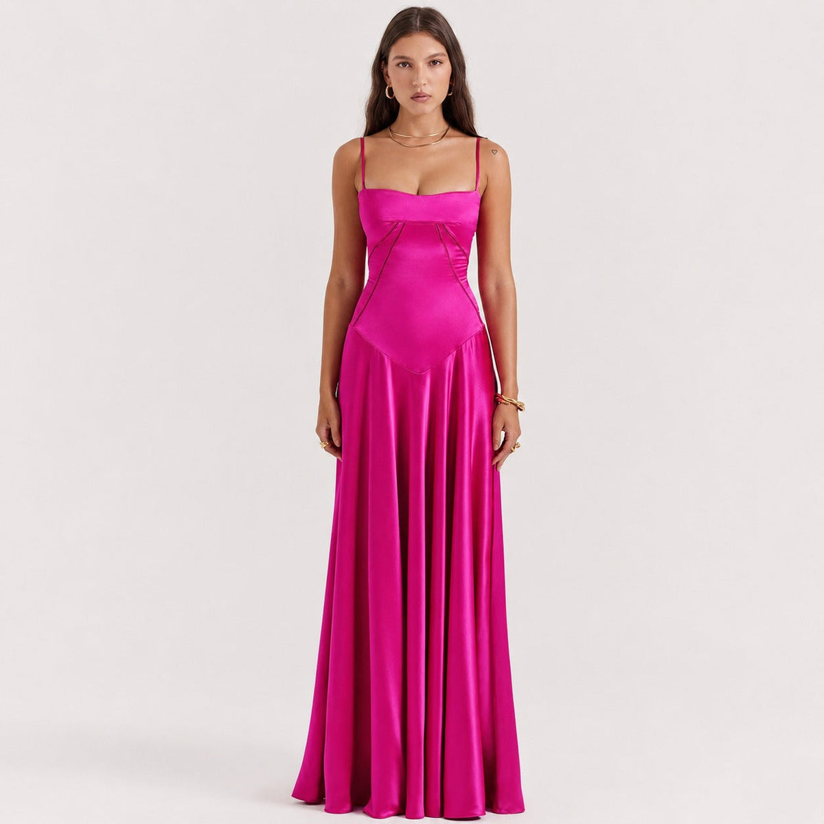 Jazmine - Elegantes, figurbetontes Maxikleid